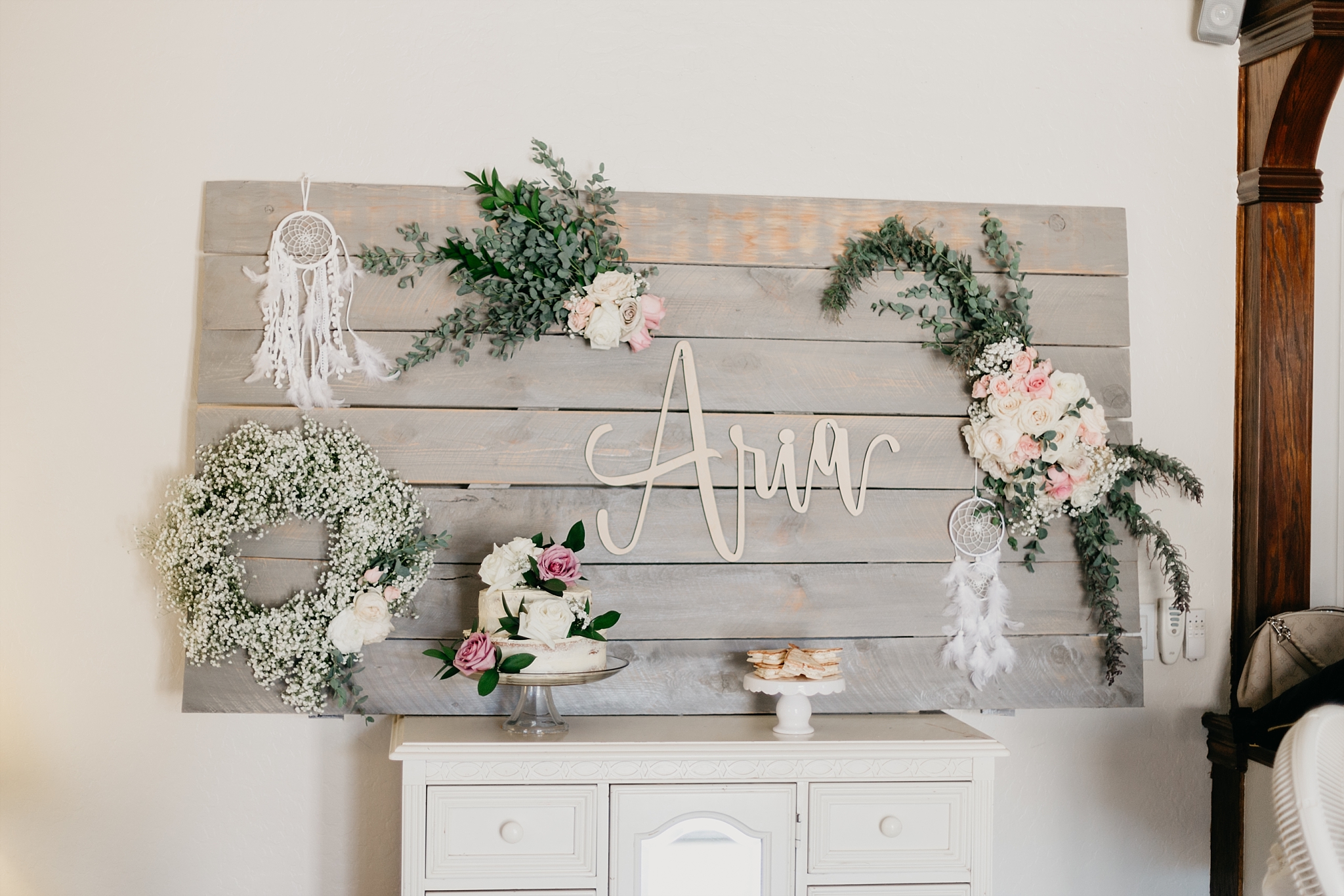 backyard baby shower photos deco ink designs wood calligraphy sign Moelleux Events Samantha Patri Photography