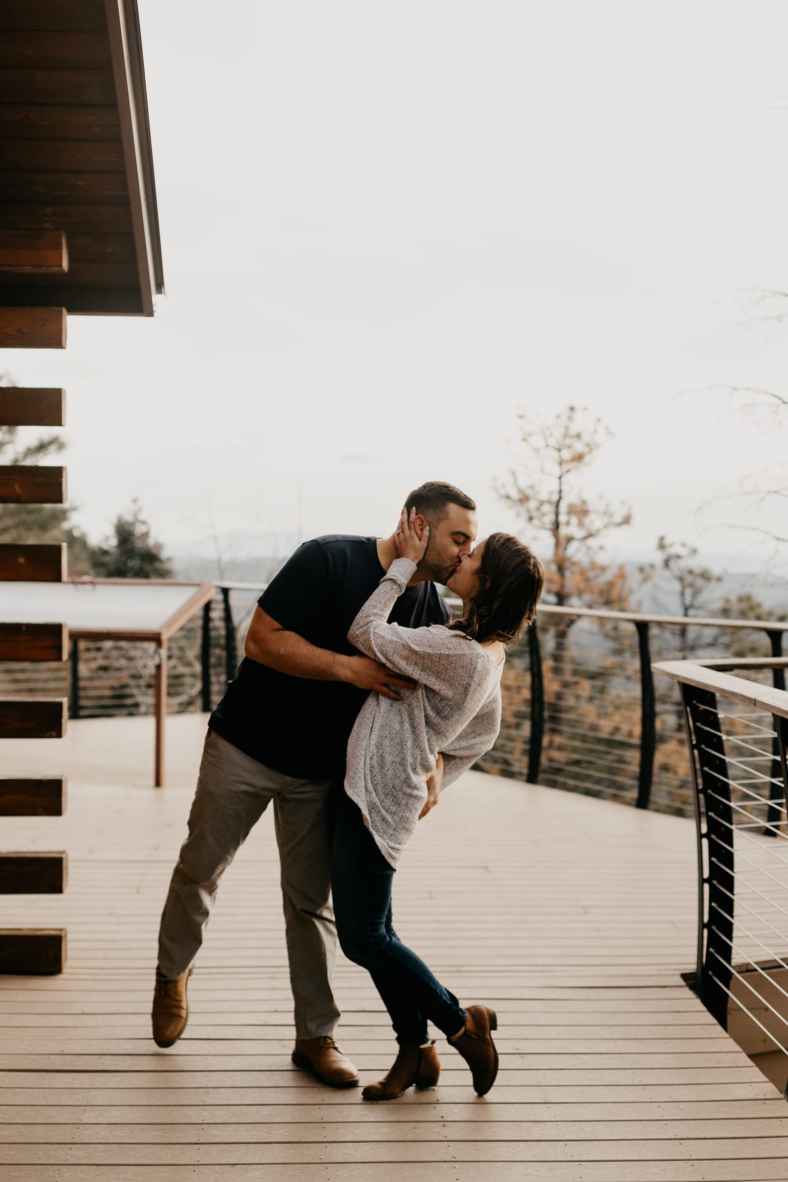 Couple on the balcony of the Mogollon rim visitor center