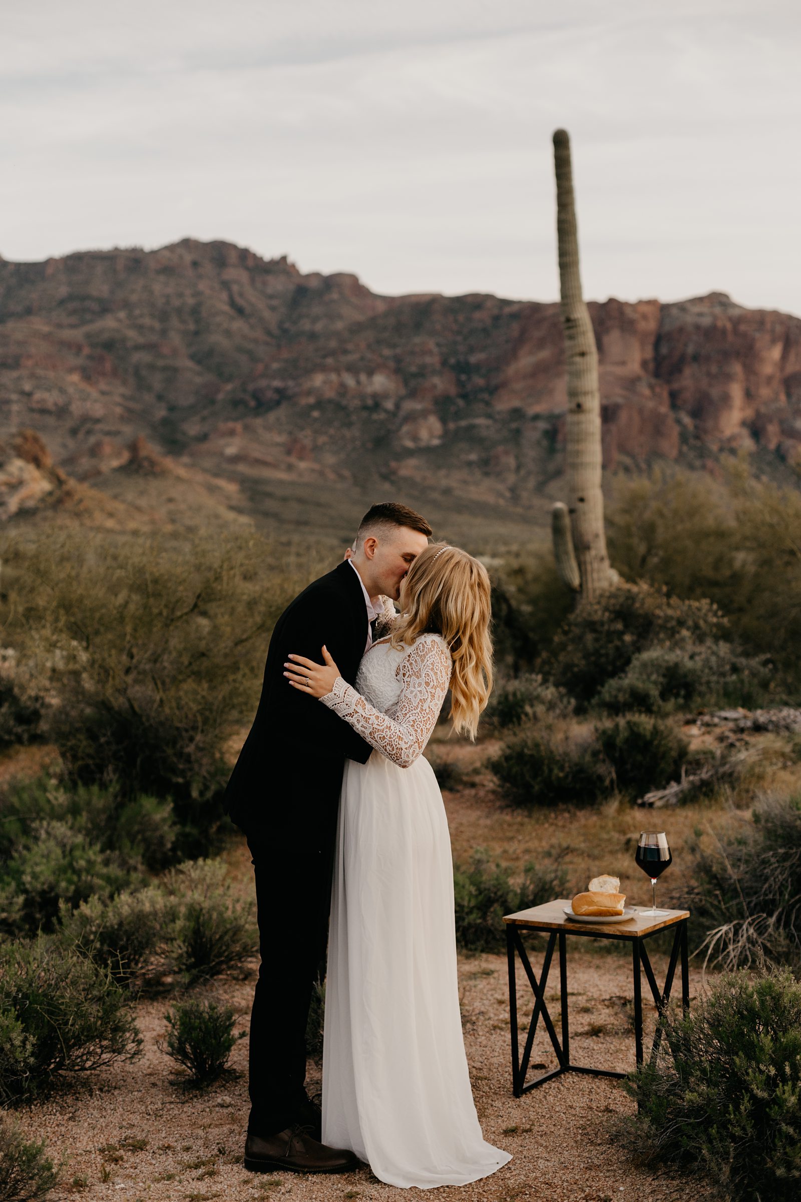 couples first kiss superstition mountain intimate elopement phoenix AZ