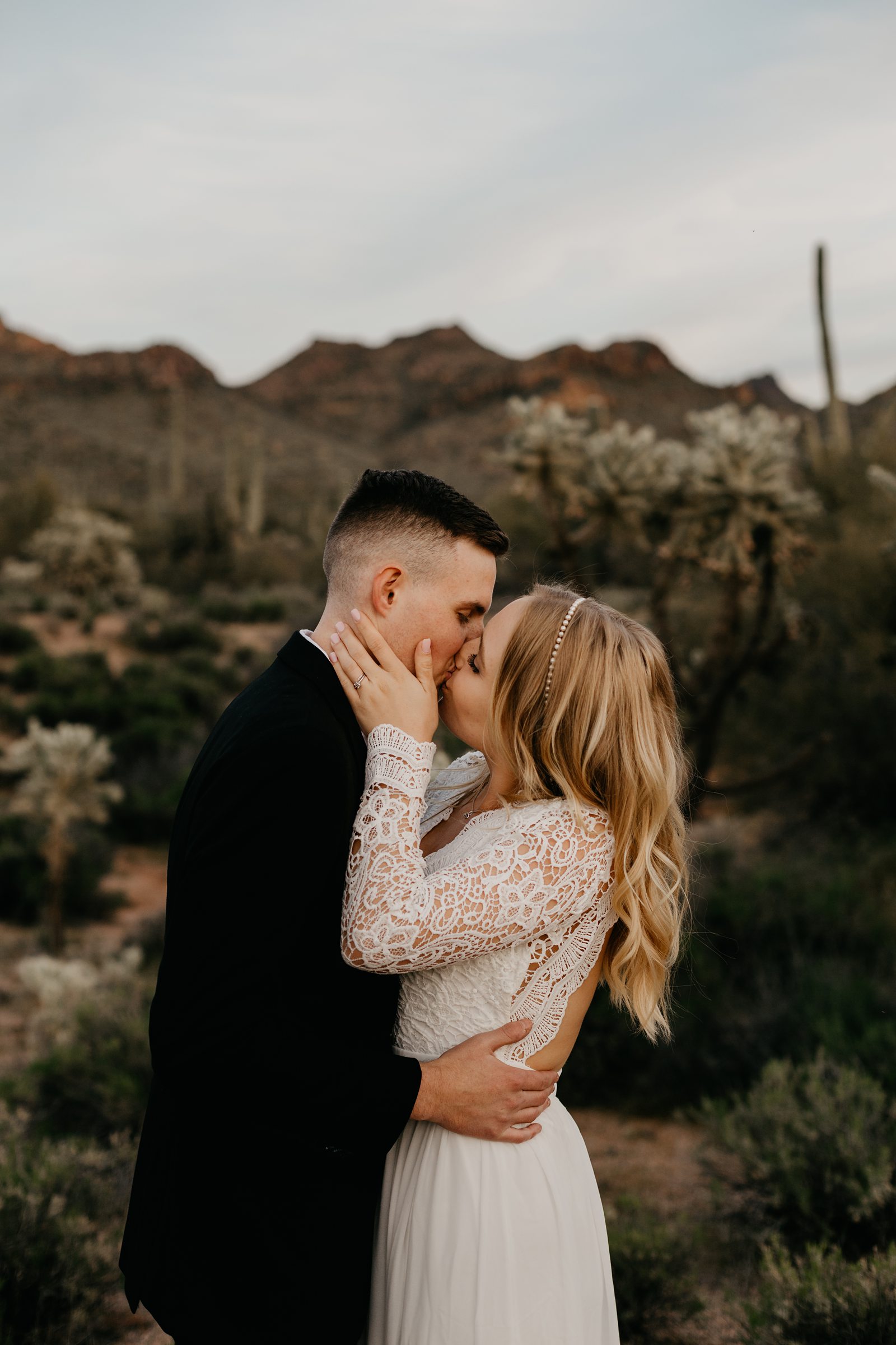 desert arizona elopement photo lost dutchman park